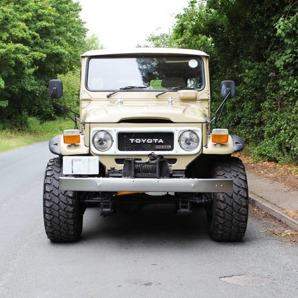 Toyota-Land-Crusier-bj45-Lensun-70W-Bonnet-Solar-Panel